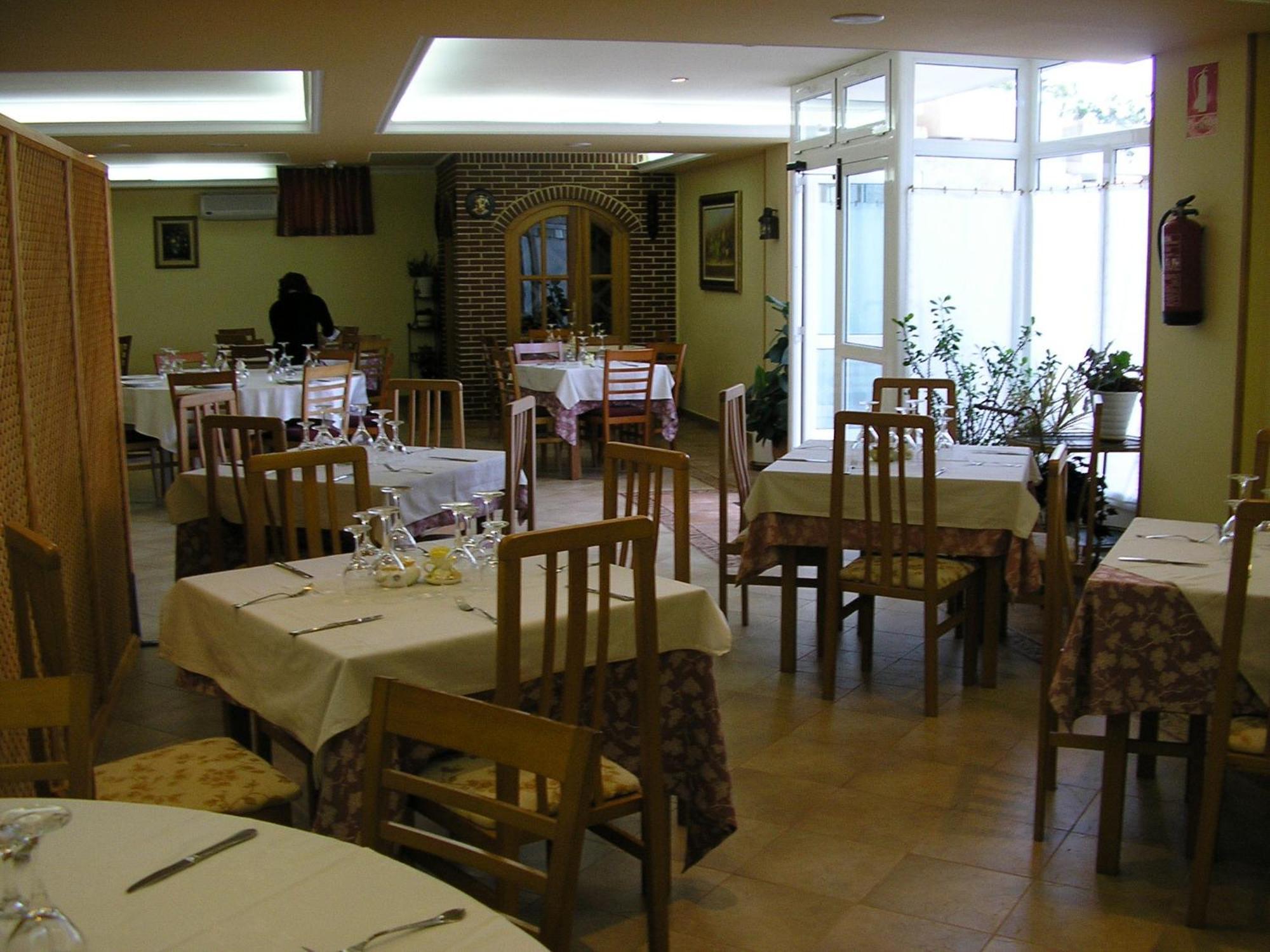 Hotel San Juan Revilla De Camargo Buitenkant foto