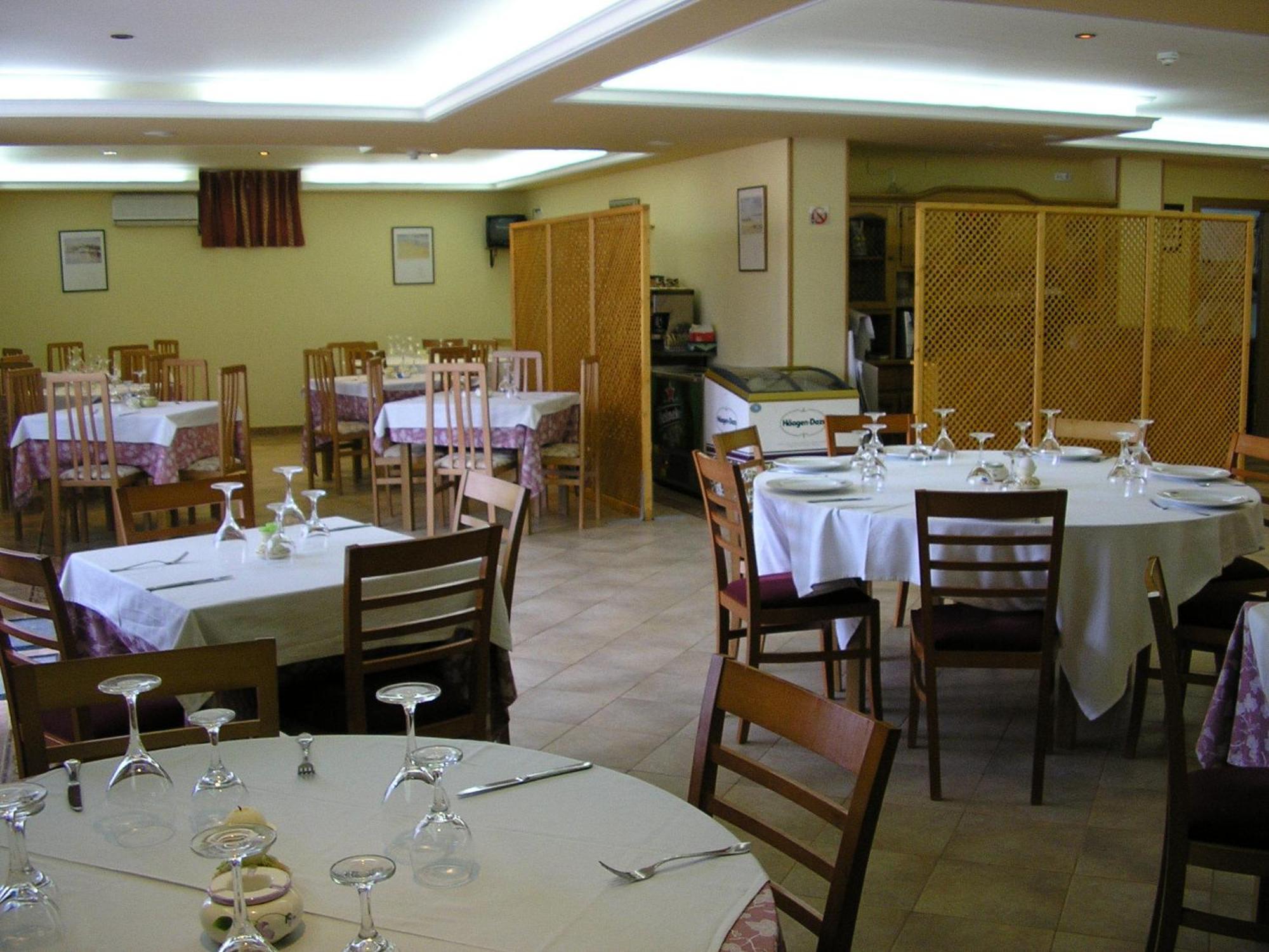 Hotel San Juan Revilla De Camargo Buitenkant foto