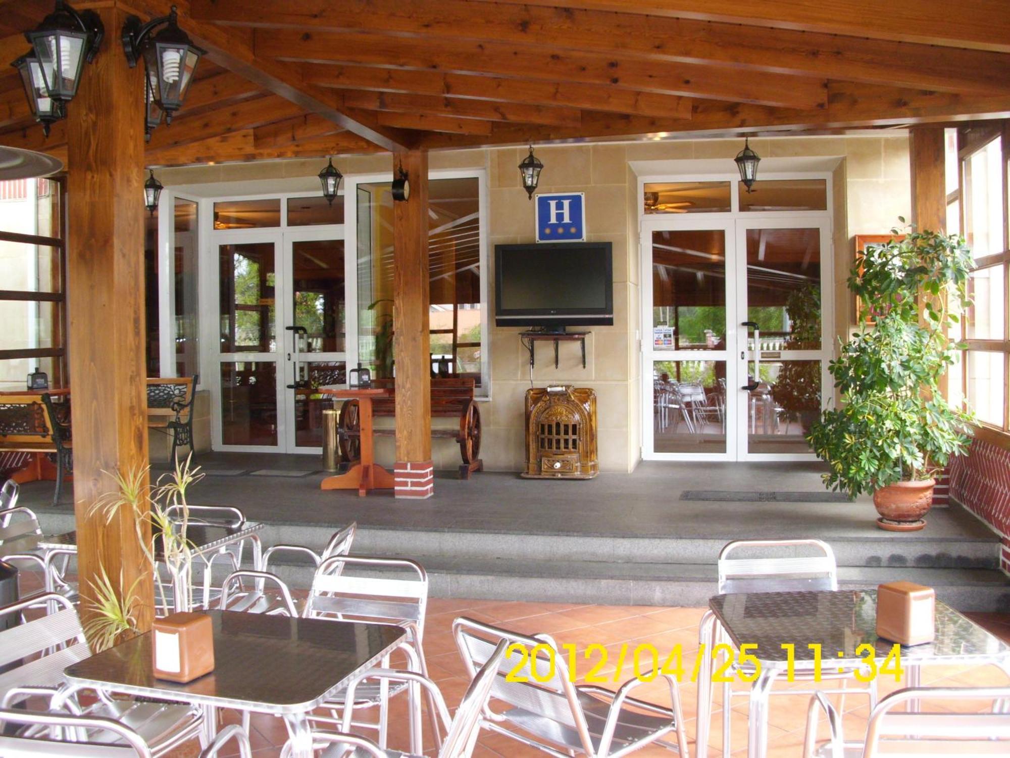 Hotel San Juan Revilla De Camargo Buitenkant foto