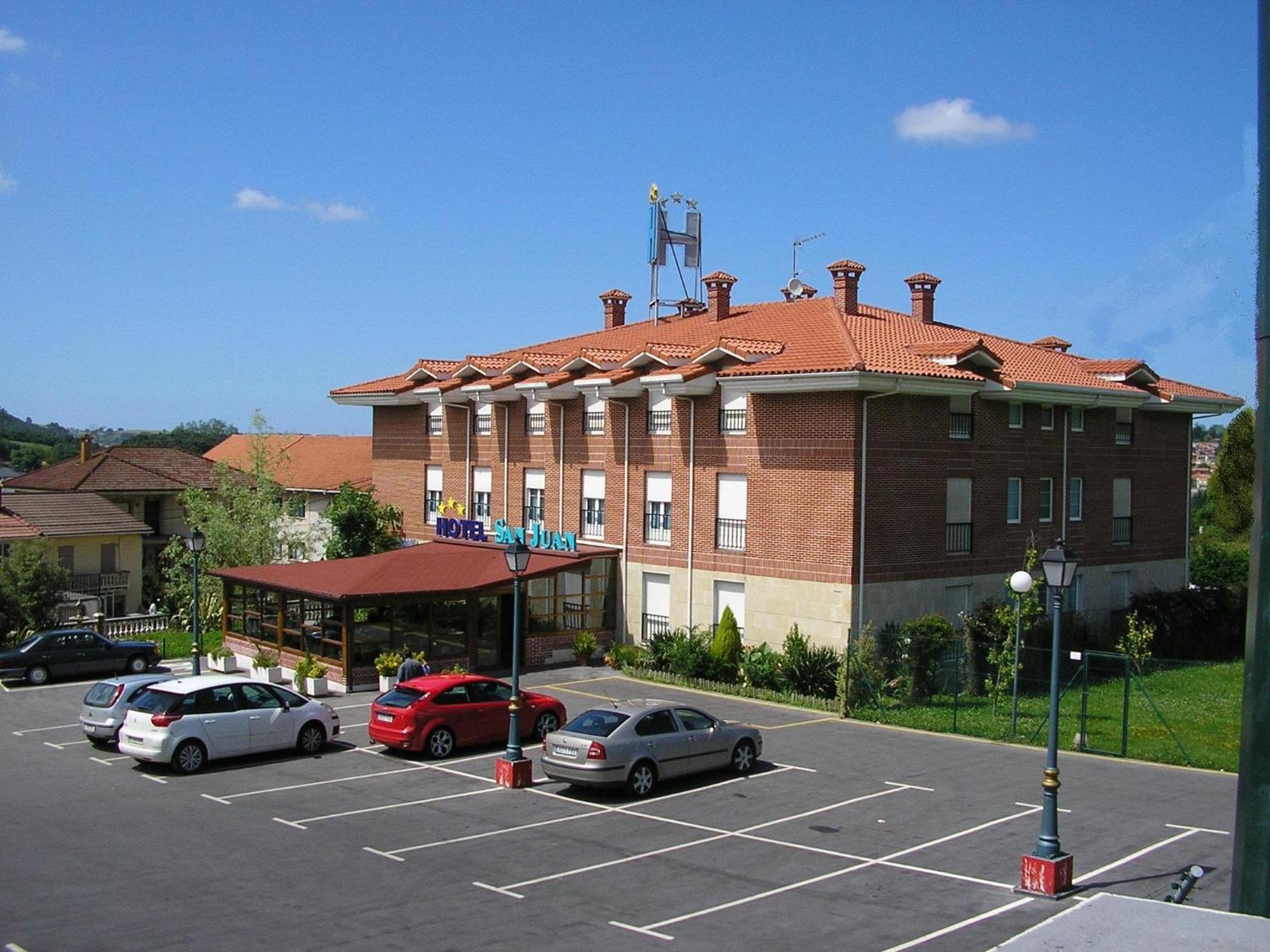 Hotel San Juan Revilla De Camargo Buitenkant foto