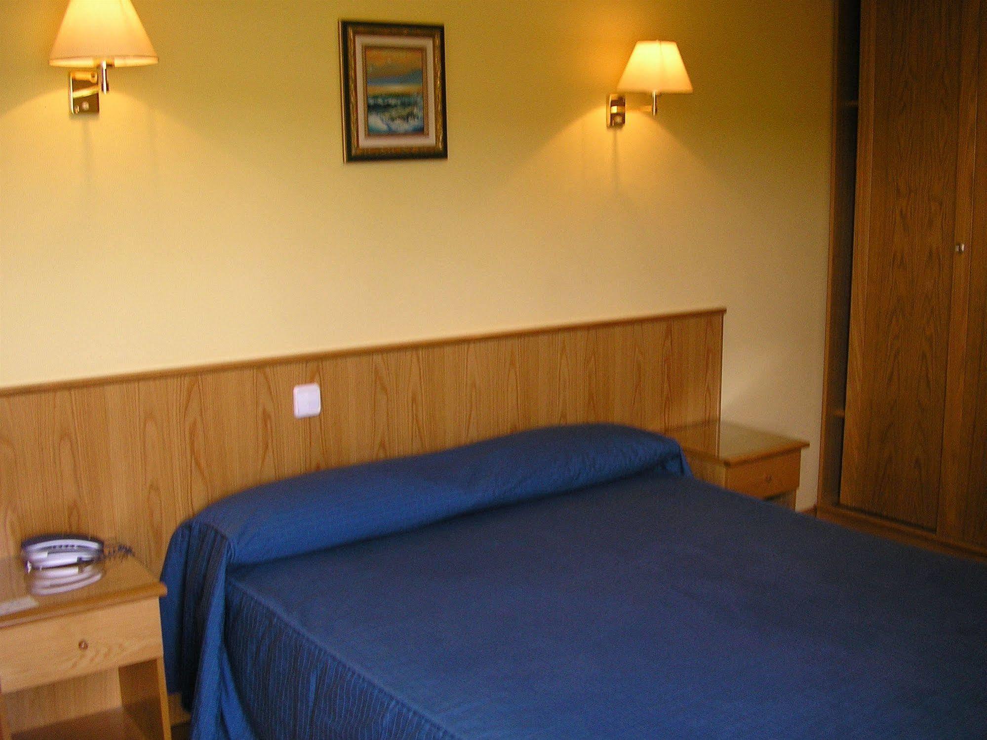 Hotel San Juan Revilla De Camargo Buitenkant foto